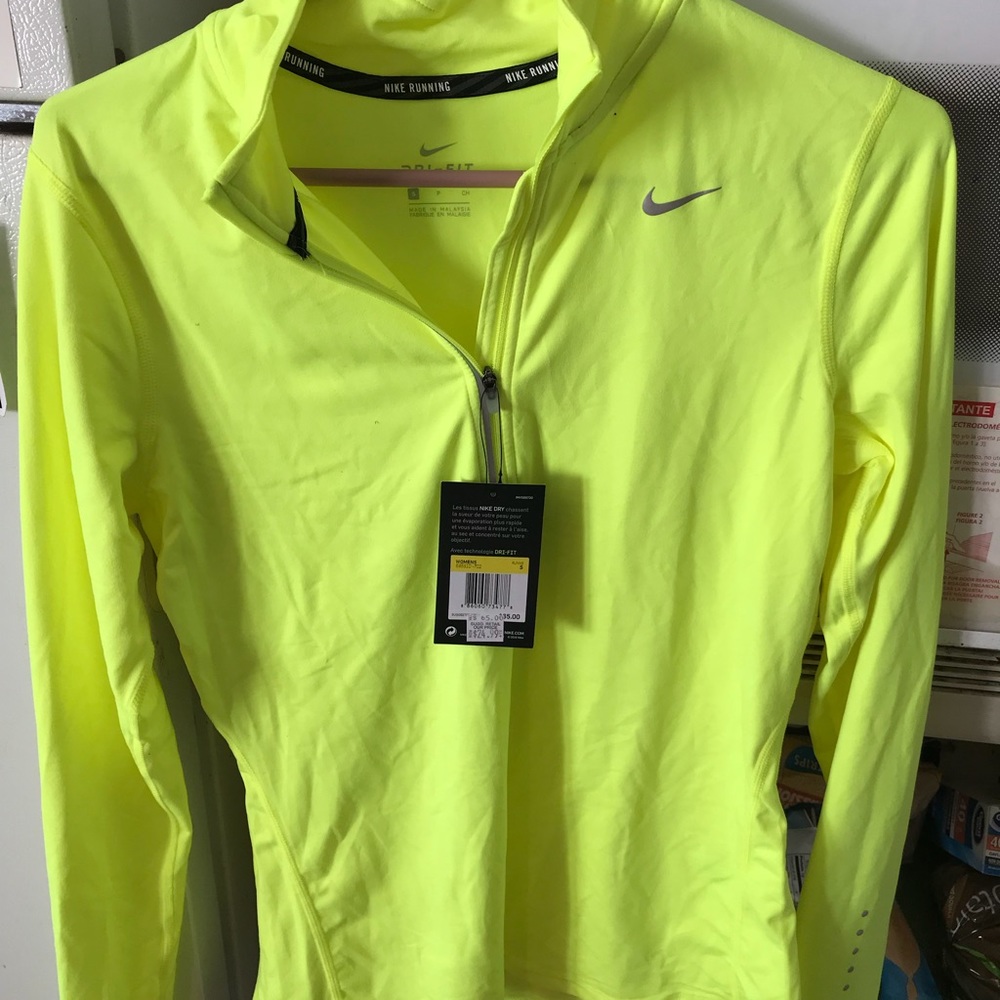 Nike workout top